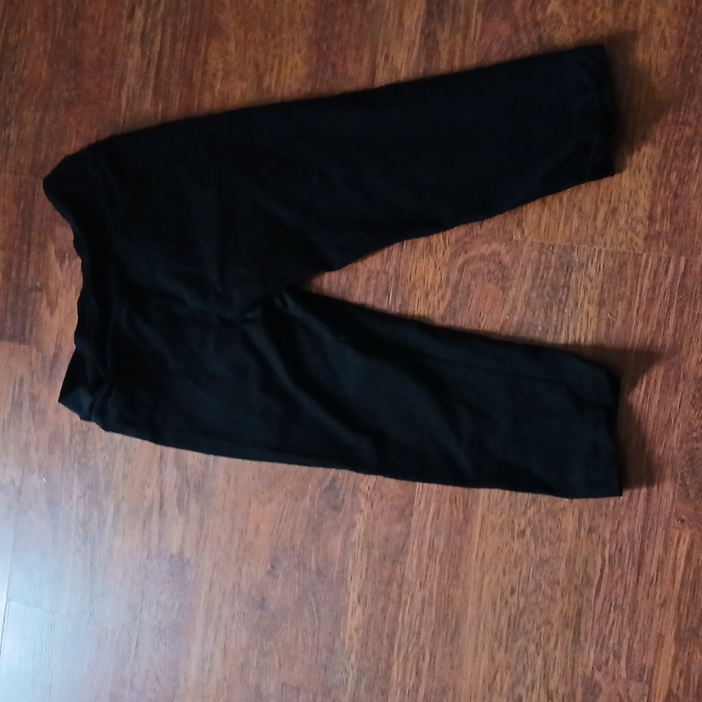 Black‎  dress capris